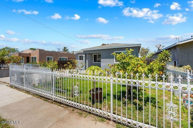 House in Lynwood, California, United States 1 - 18543787
