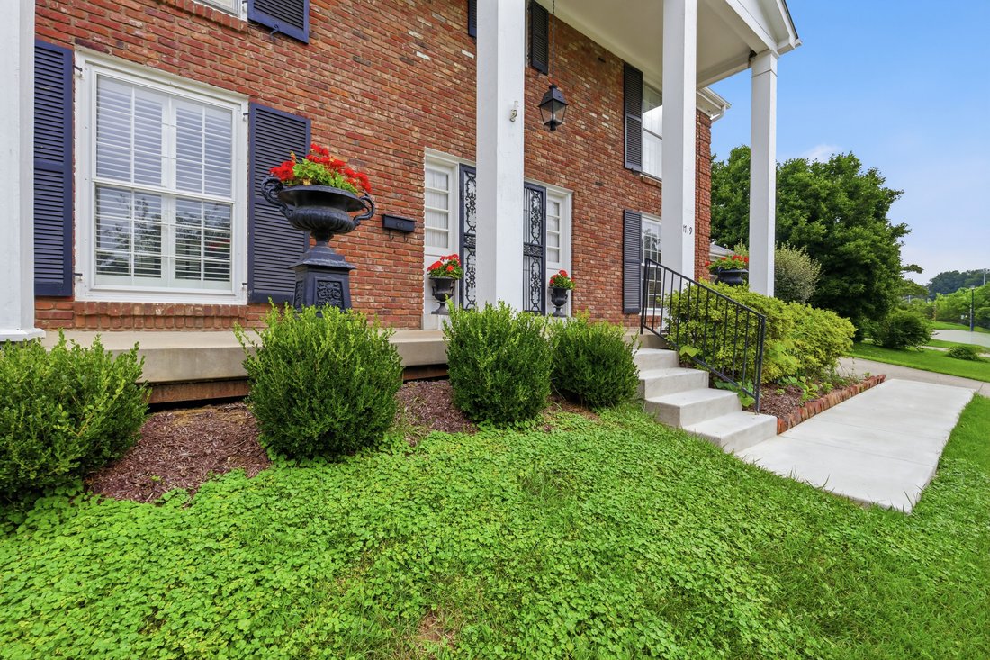 House in Watterson Park, Kentucky, United States 4 - 18144256