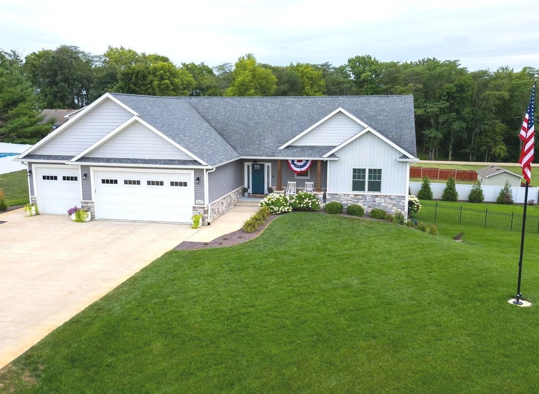 House in Clinton, Illinois, United States 1 - 18543044