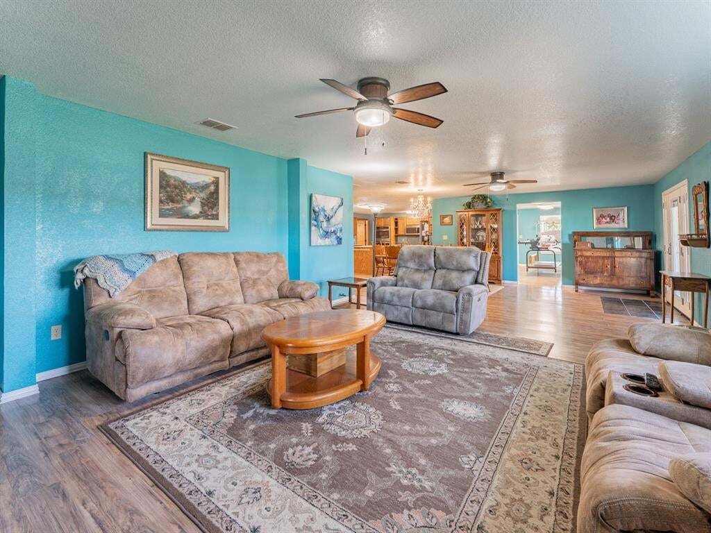 House in Nocona, Texas, United States 5 - 18540494