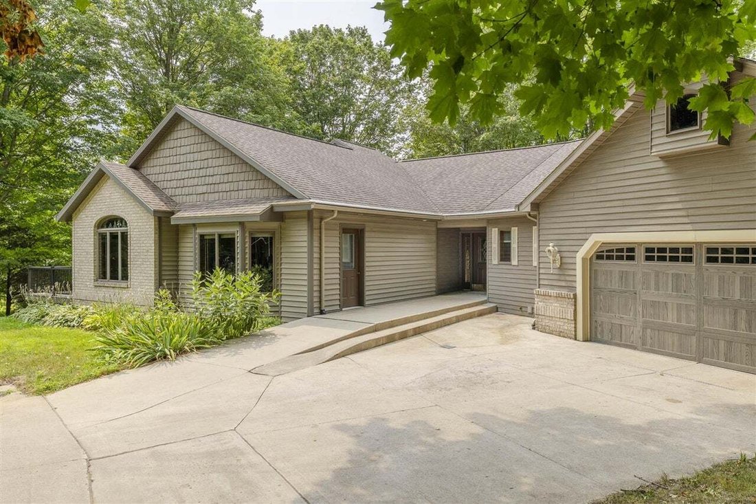 House in Caledonia, Michigan, United States 3 - 18542463
