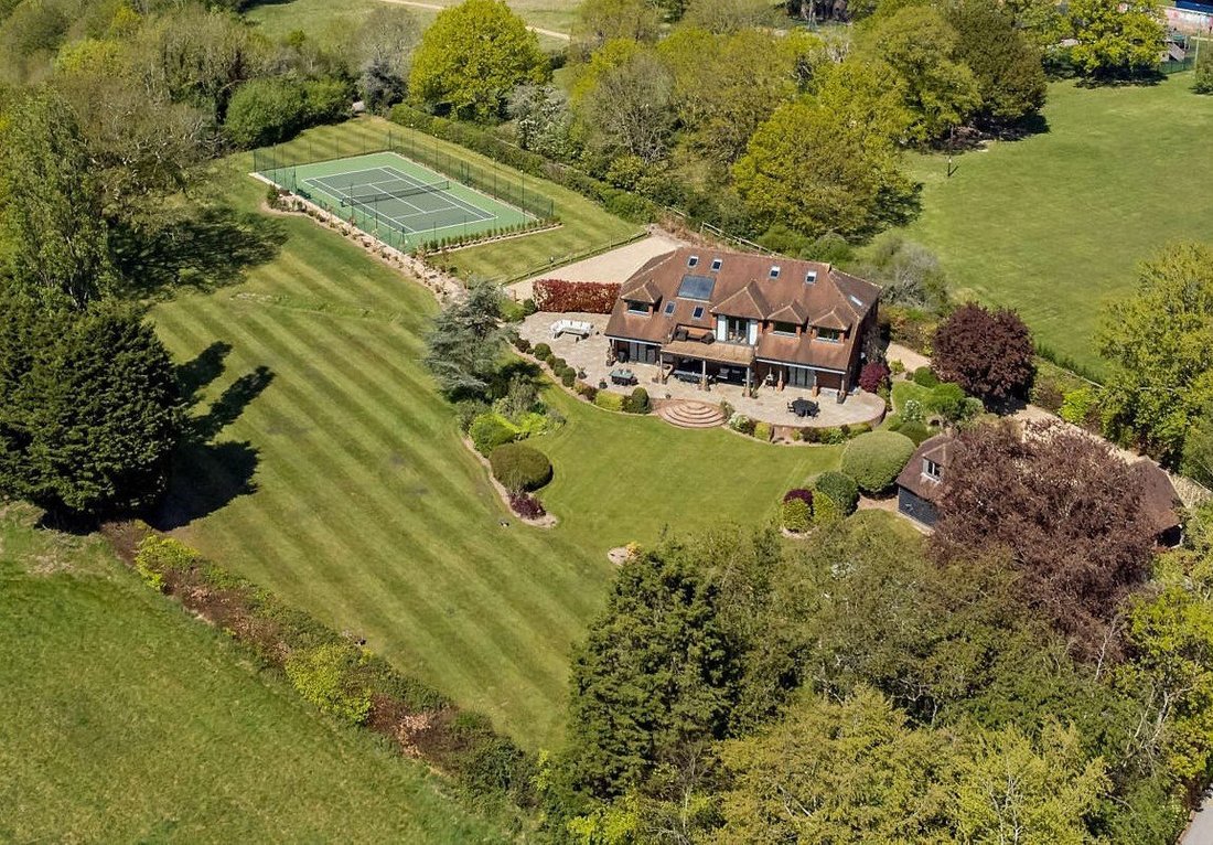House in Barns Green, England 1 - 17860906