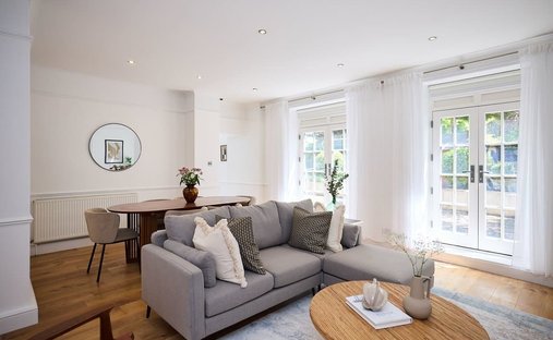 Apartment in Little Venice, Westminster, England 1