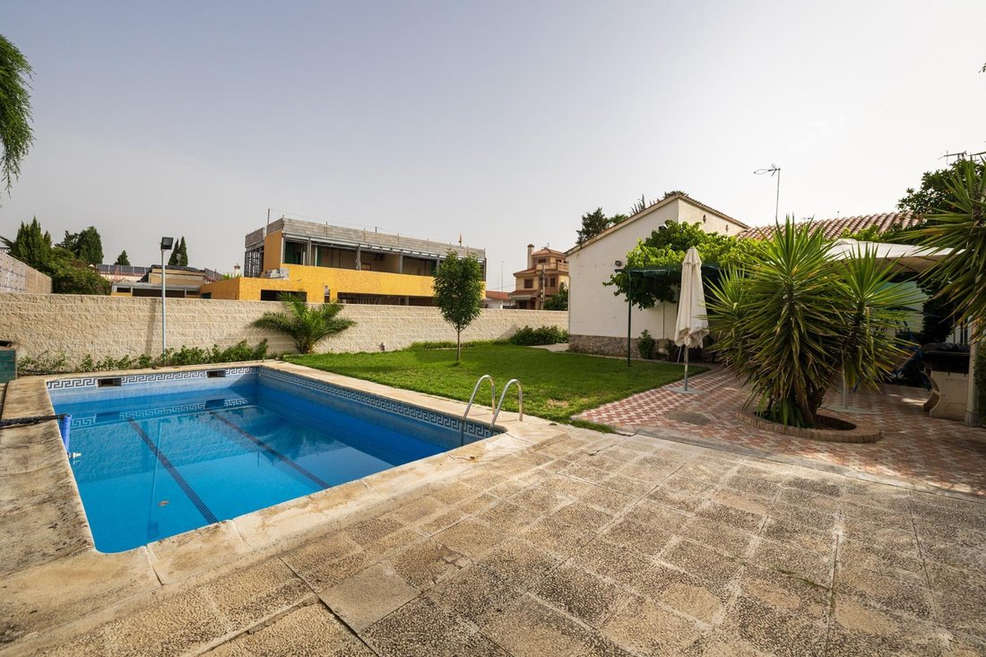 Villa in Armilla, Andalusia, Spain 2 - 18543797