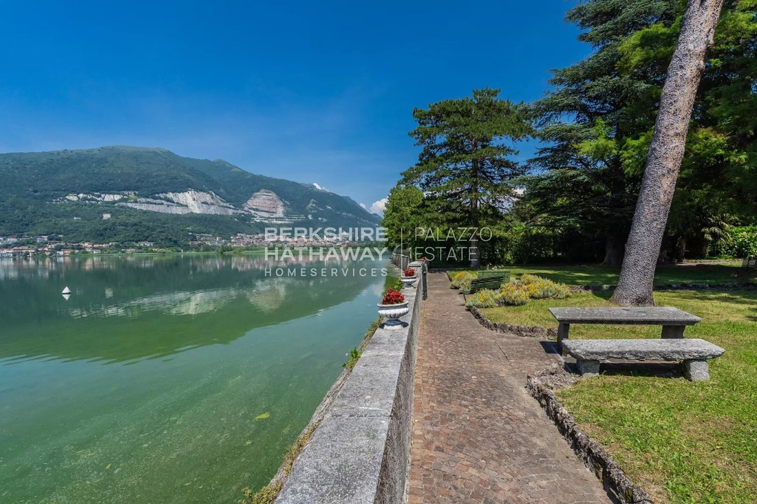 Villa in Bosisio Parini, Lombardy, Italy 4 - 18541299
