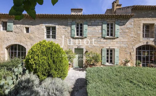 House in Saint-Rémy-de-Provence, Provence-Alpes-Côte d'Azur, France 1