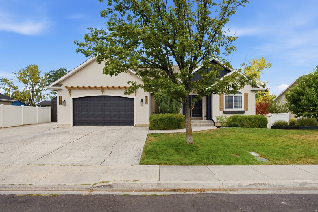 Cedar Hills, Utah, United States 2 - 18544084