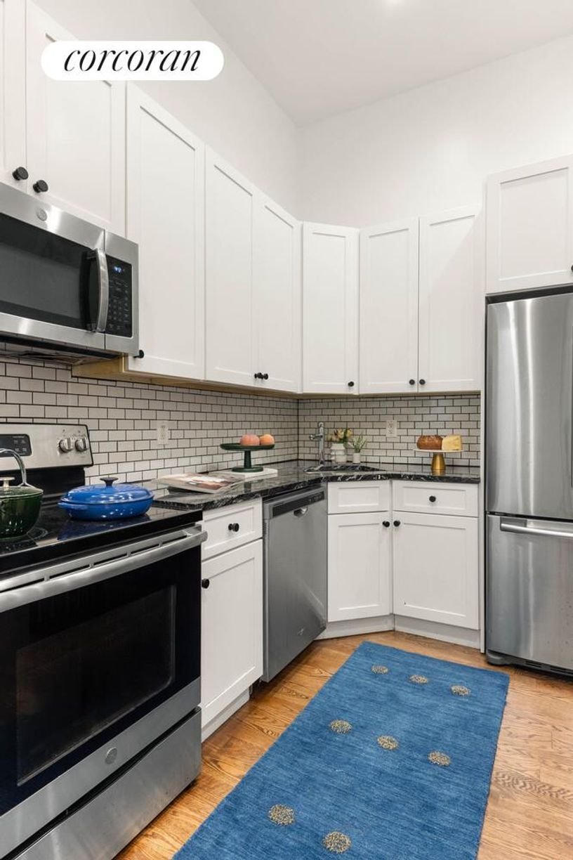 House in New York, New York, United States 5 - 17629409