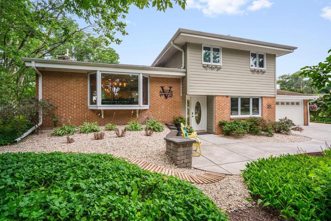 House in Hales Corners, Wisconsin, United States 1 - 18542146