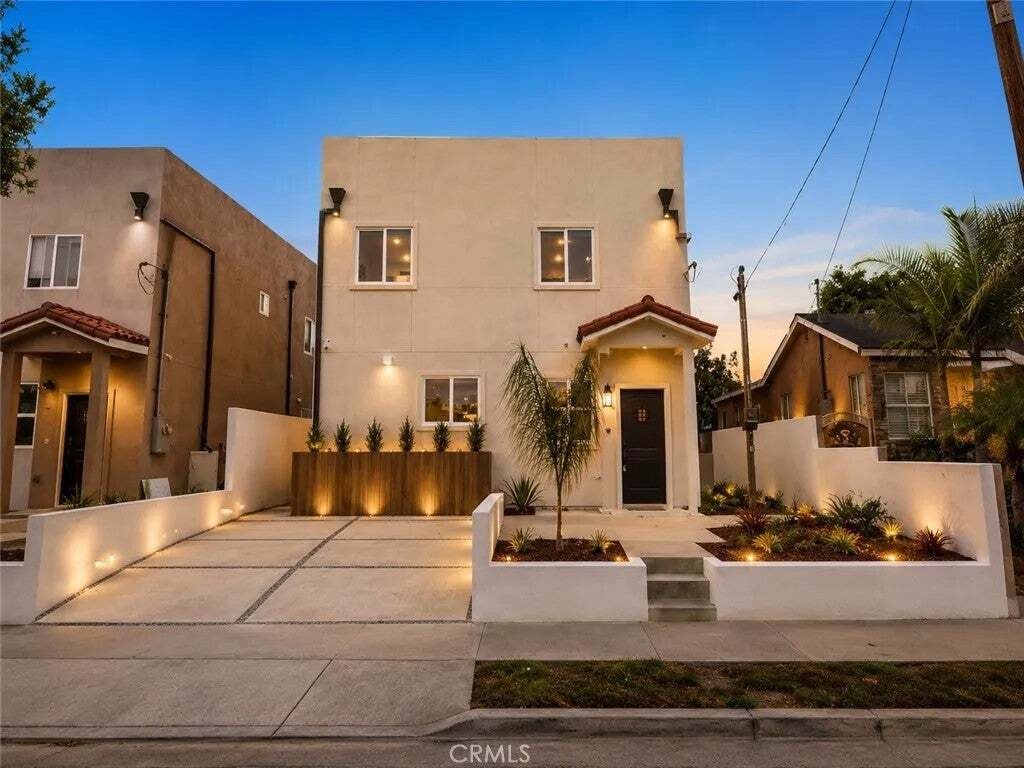 House in Paramount, California, United States 1 - 17905542
