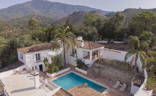 Villa in Benahavis, Andalusia, Spain 1