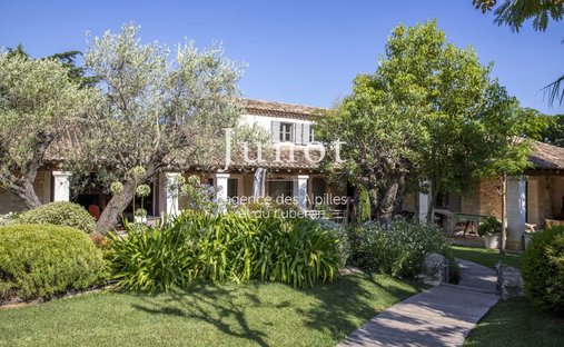 Domaine à Paradou, Provence-Alpes-Côte d'Azur, France 1