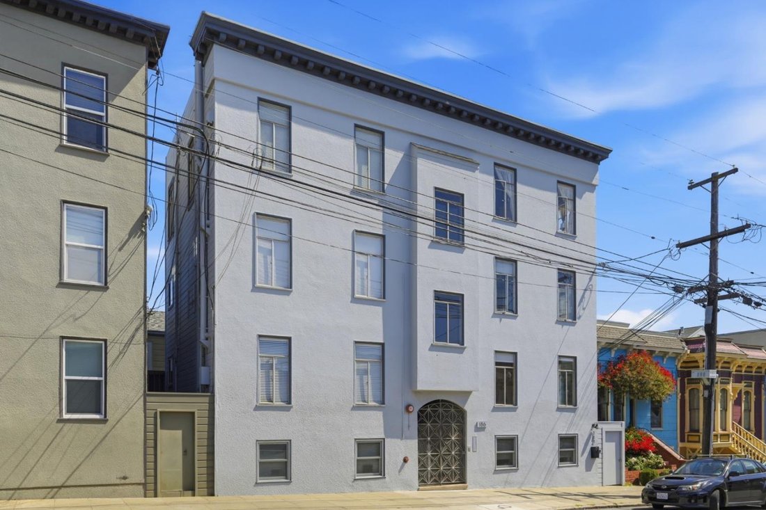 San Francisco, California, United States 2 - 18542802