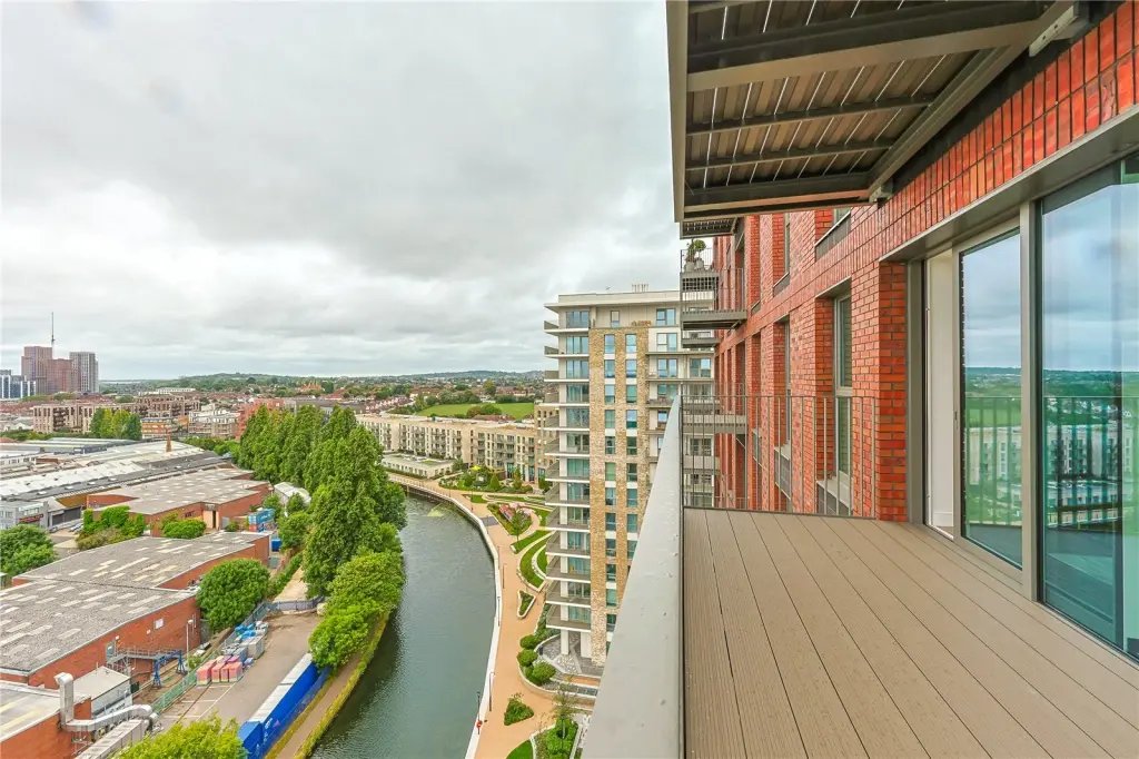 Apartment in Alperton, Brent, England 3 - 18539674