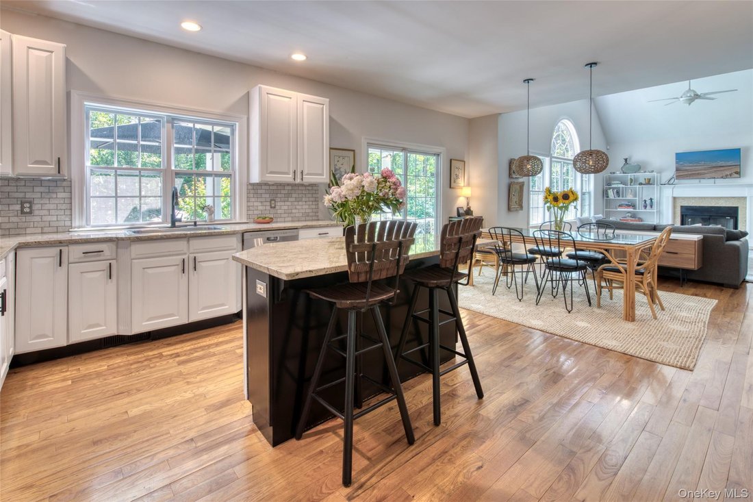 House in East Quogue, New York, United States 2 - 18540219