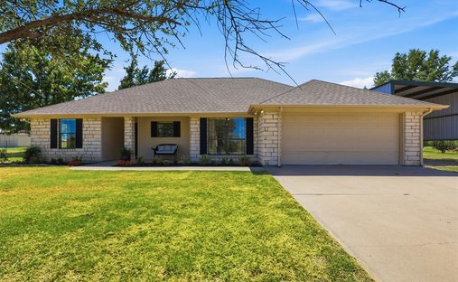 House in Tolar, Texas, United States 1