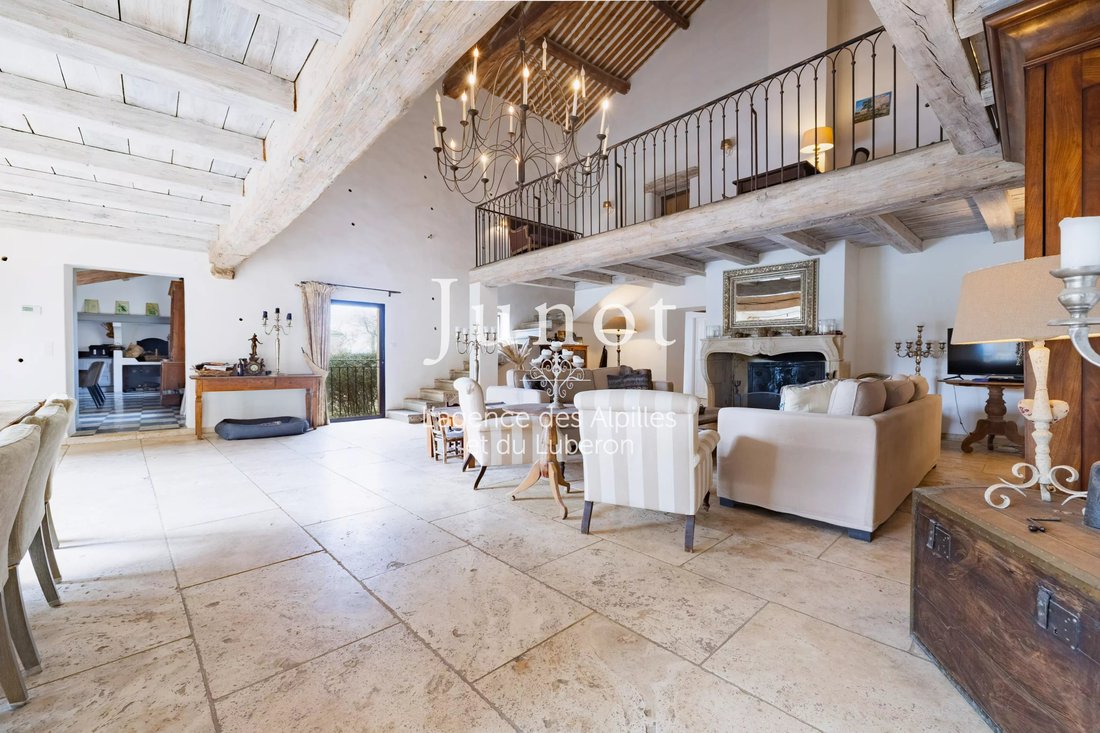 Estate in Nevons-route d'Apt, L'Isle-sur-la-Sorgue, France 5 - 18541200