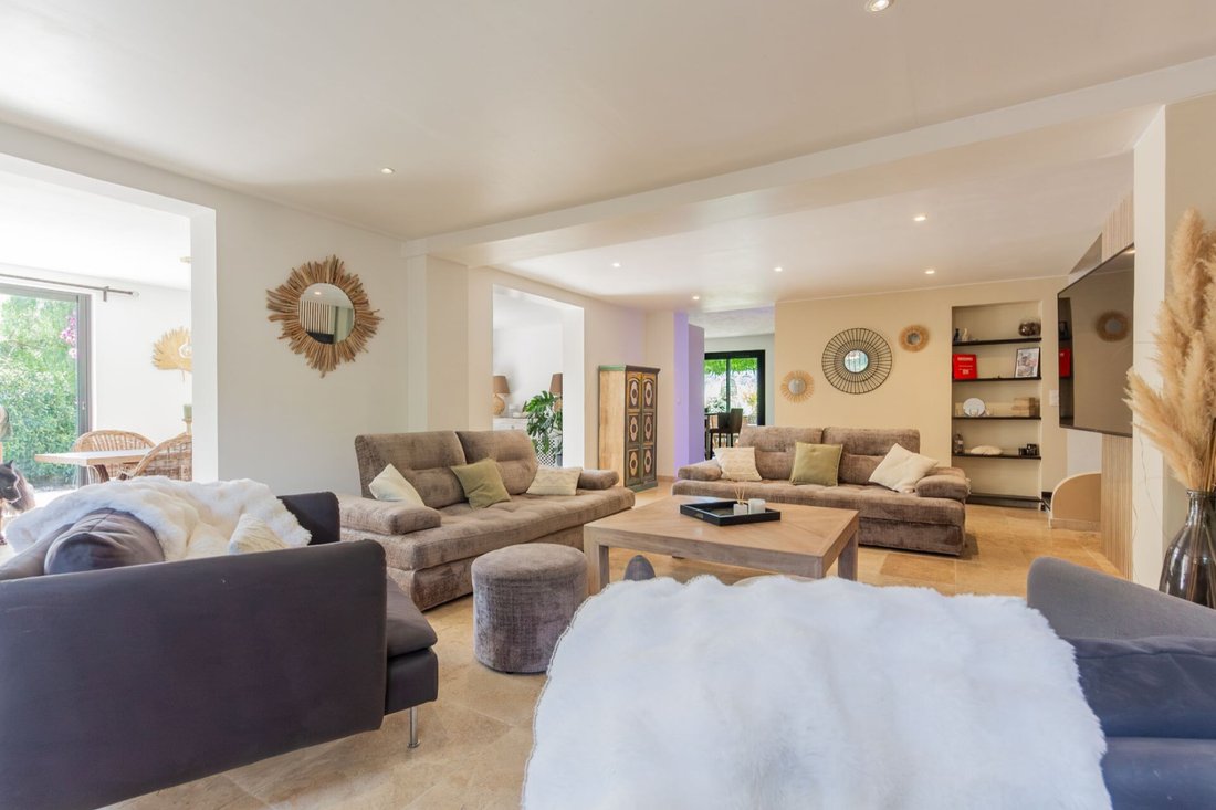 Villa in Les Issambres, Roquebrune-sur-Argens, France 5 - 18304225