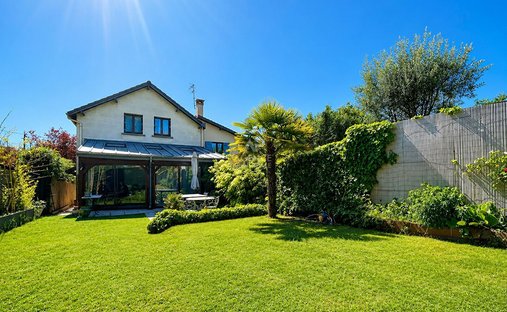 House in Basses Roches, Conflans-Sainte-Honorine, France 1
