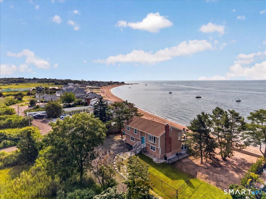 House in East Haven, Connecticut, United States 1 - 17678194