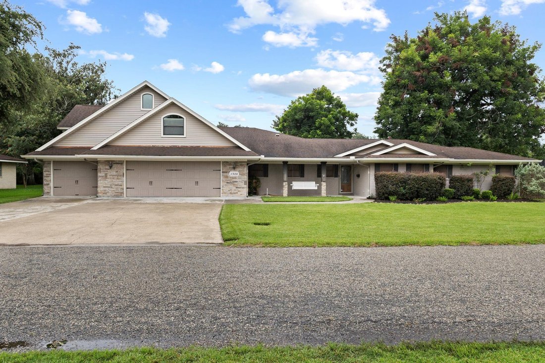House in Port Neches, Texas, United States 1 - 18543482