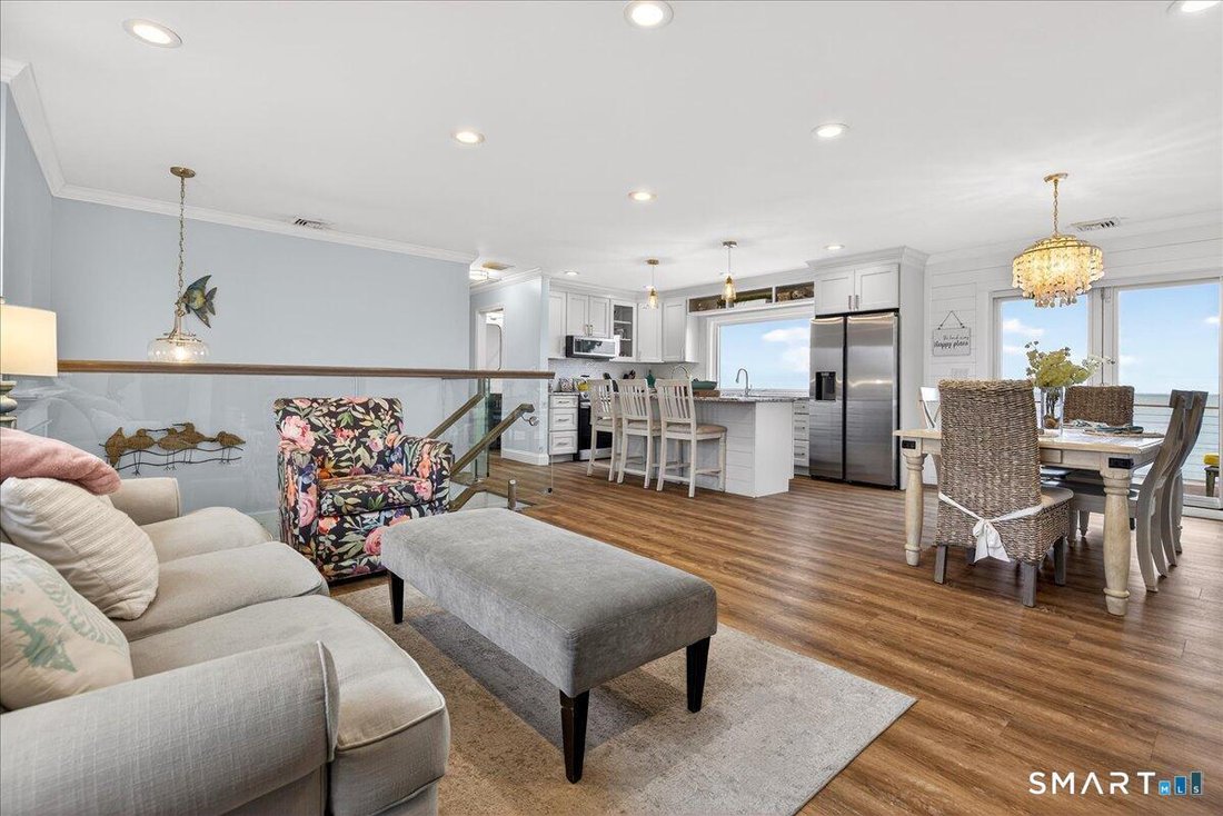 House in East Haven, Connecticut, United States 3 - 17678194