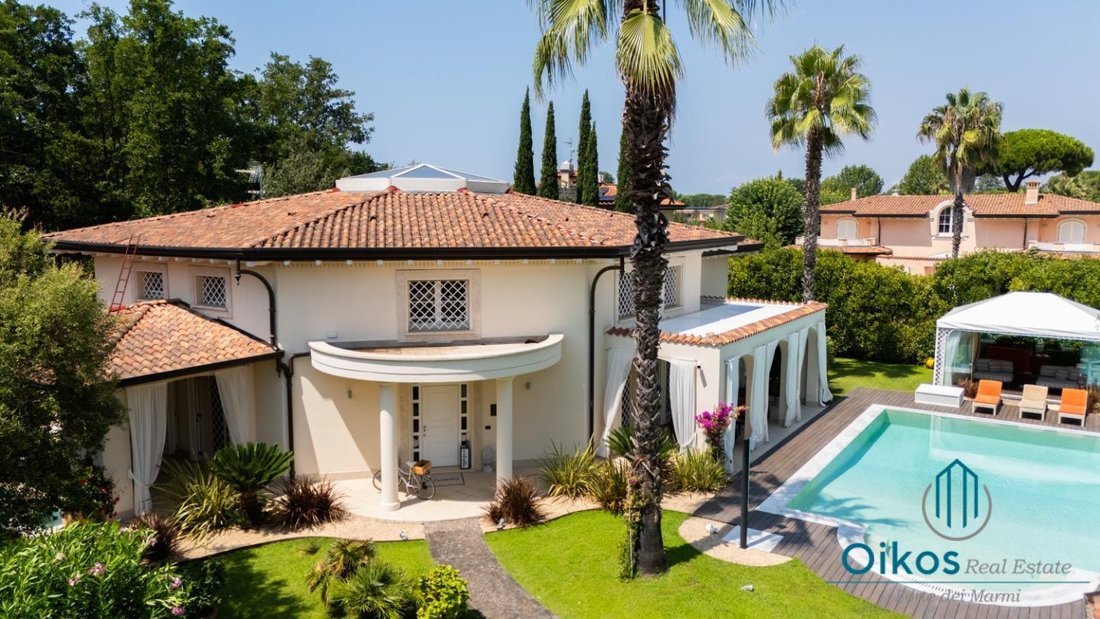 Villa in Caranna-Vaiana, Forte dei Marmi, Tuscany 1 - 18543054