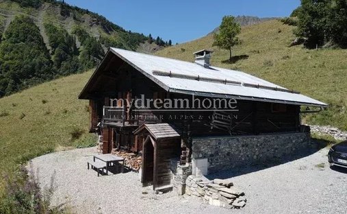Chalet in Saint-Nicolas-la-Chapelle, Auvergne-Rhône-Alpes, France 1