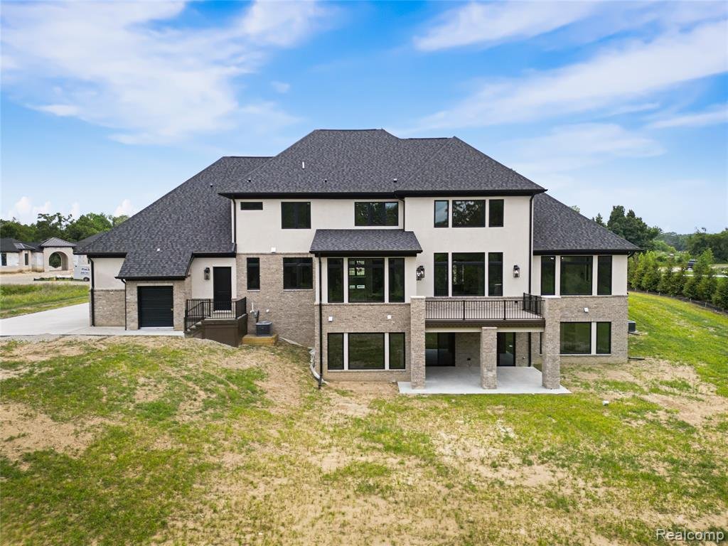 House in Oakland charter Township, Michigan, United States 2 - 18539458