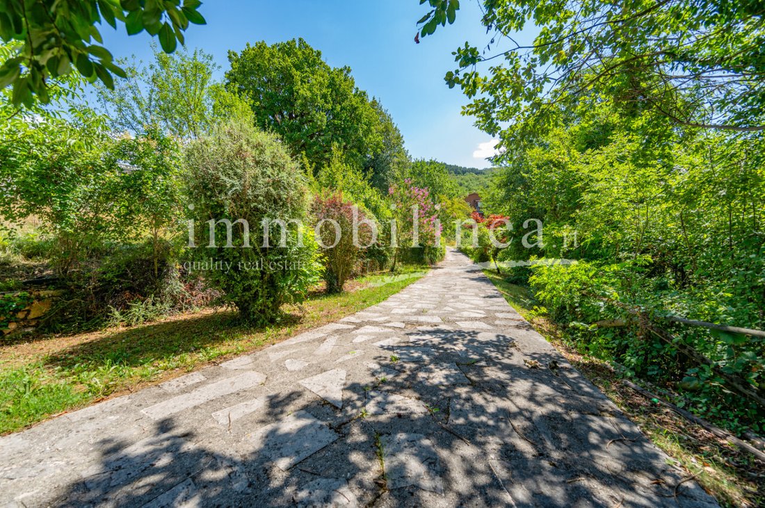 Villa in San Zeno di Montagna, Veneto, Italy 1 - 18539689