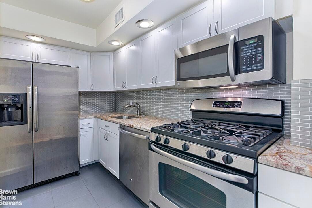 Co Op in New York, New York, United States 3 - 17847666
