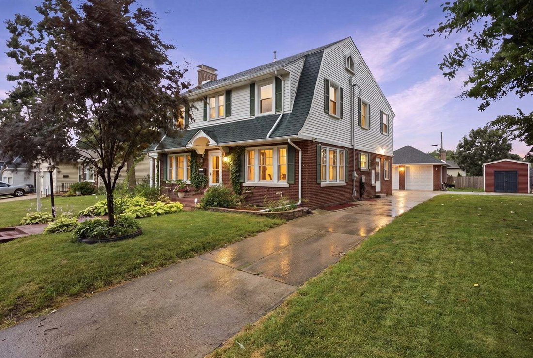 House in Elgin, Illinois, United States 2 - 18543002