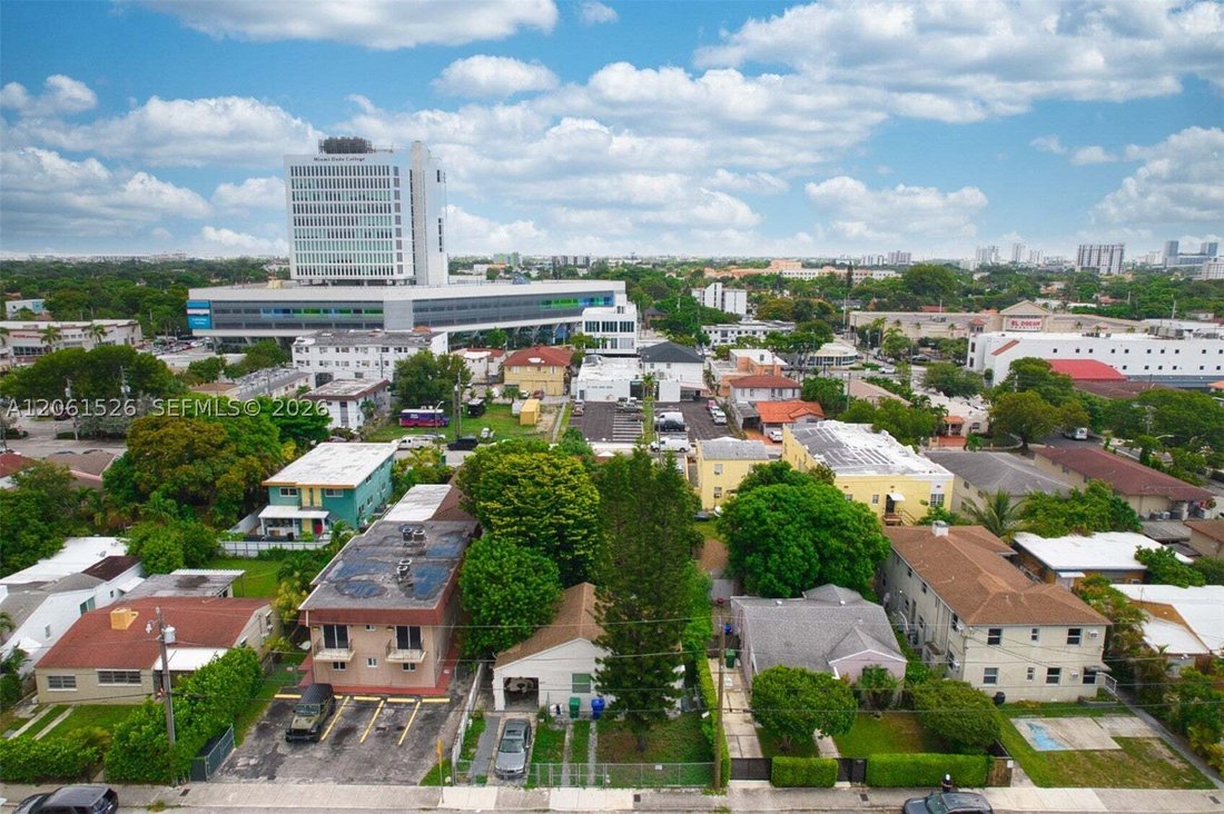 House in Miami, Florida, United States 3 - 18540132