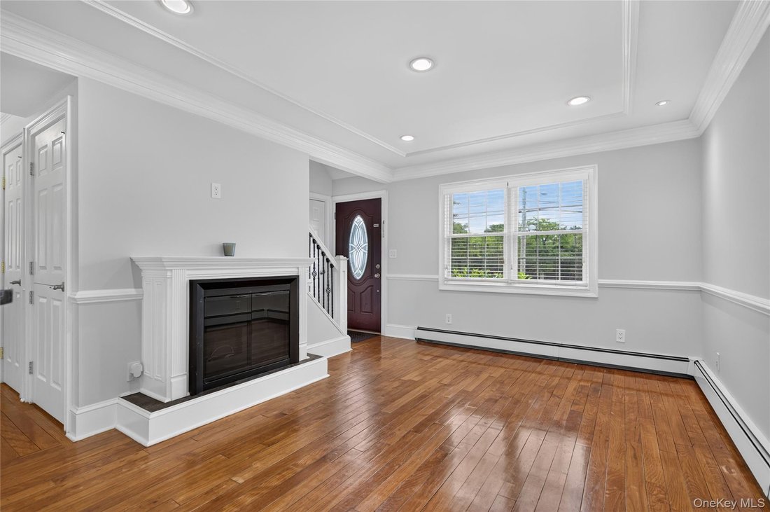 House in Levittown, New York, United States 4 - 18543742