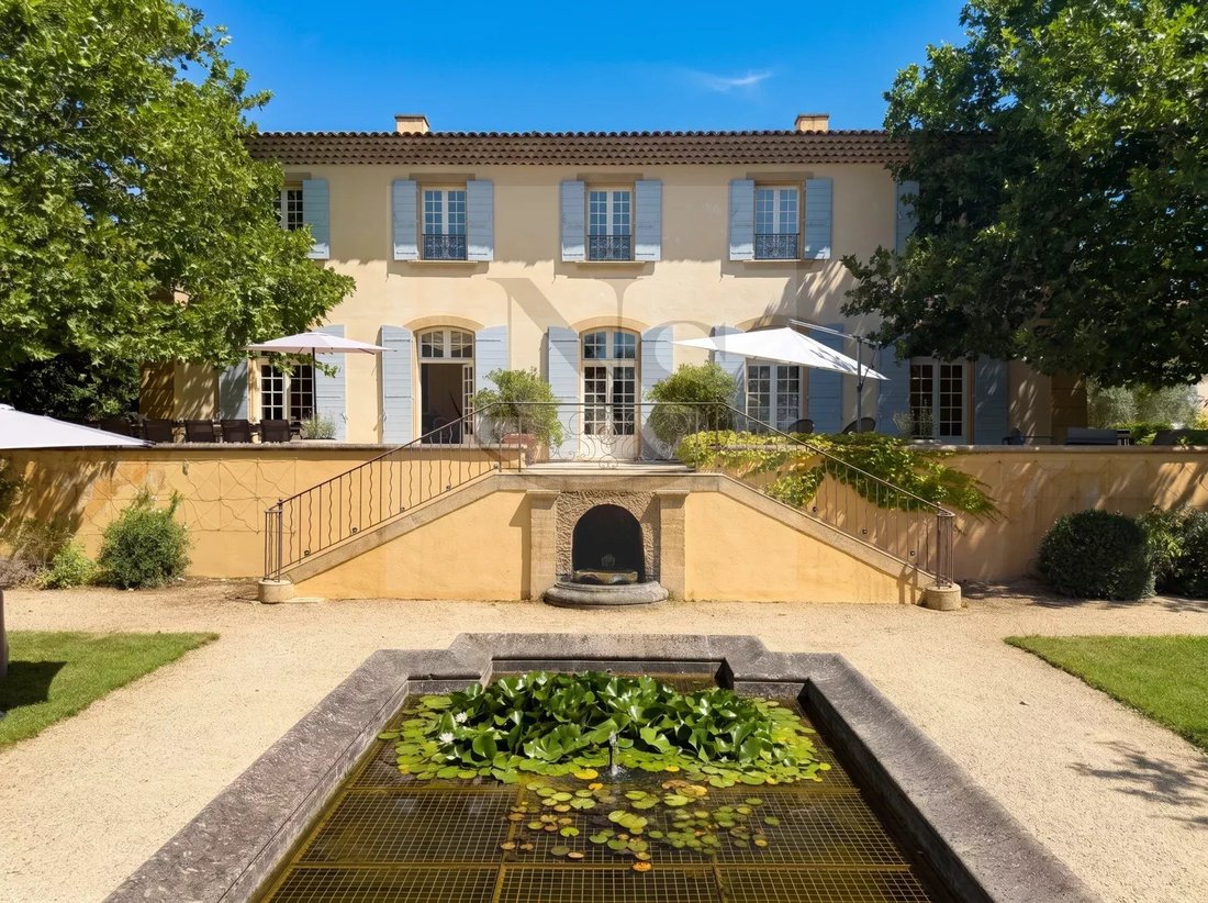 Estate in Saint-Marc-Jaumegarde, Provence-Alpes-Côte d'Azur, France 2 - 18544114
