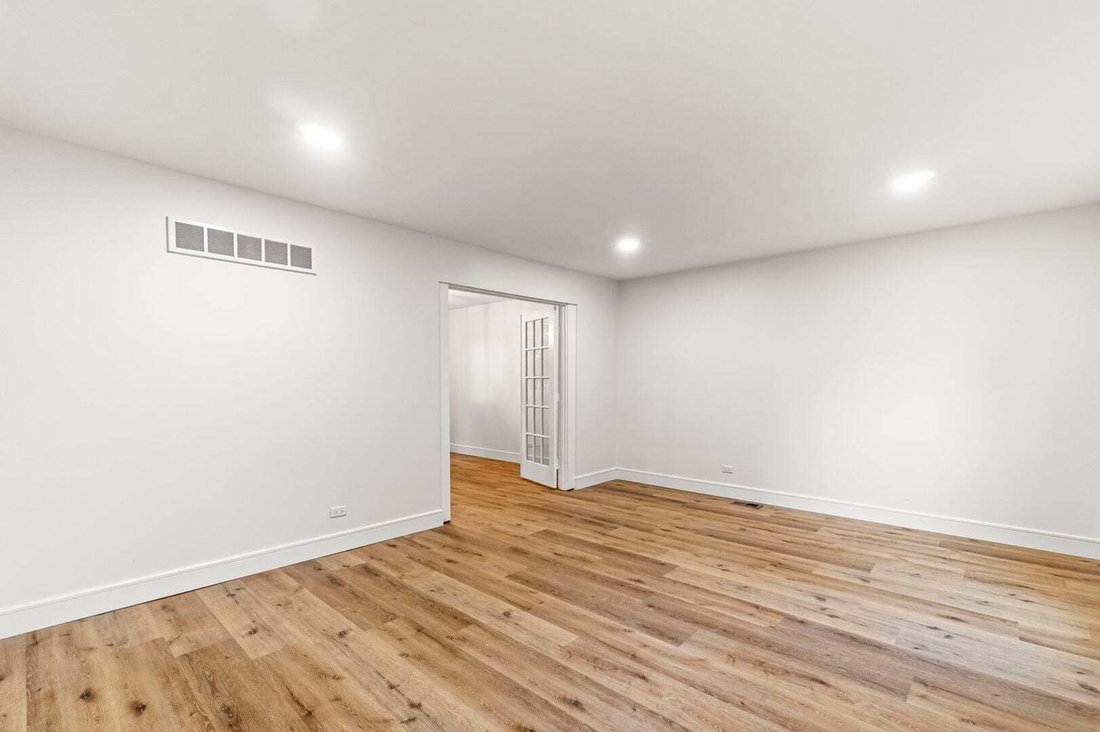 House in Hoffman Estates, Illinois, United States 4 - 18543057