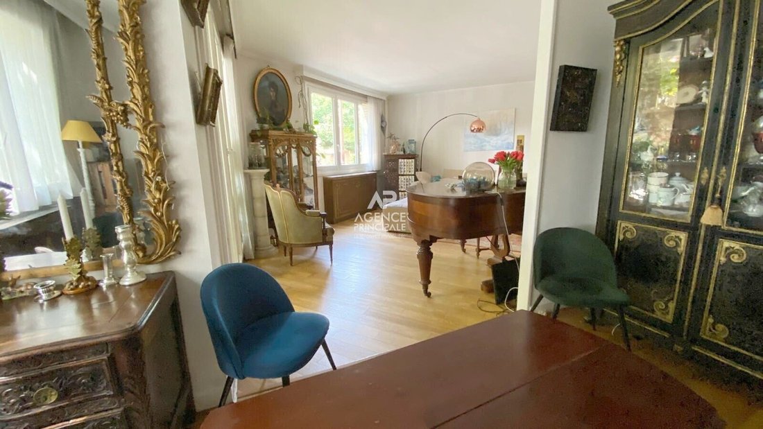 Apartment in Les Arcades, Viroflay, France 4 - 18542555