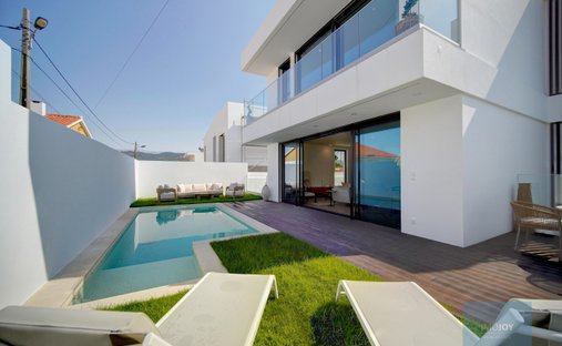 House in Alcabideche, Lisbon, Portugal 1