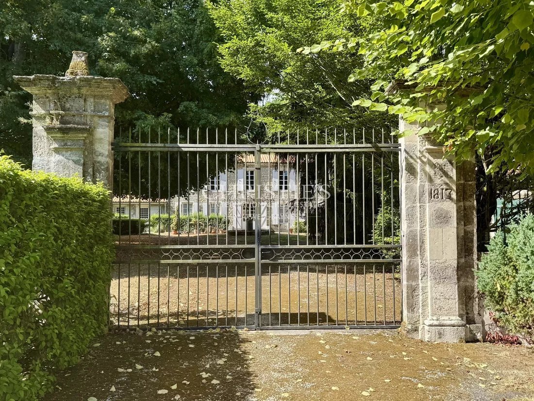 Estate in Arvert, Nouvelle-Aquitaine, France 2 - 18541027