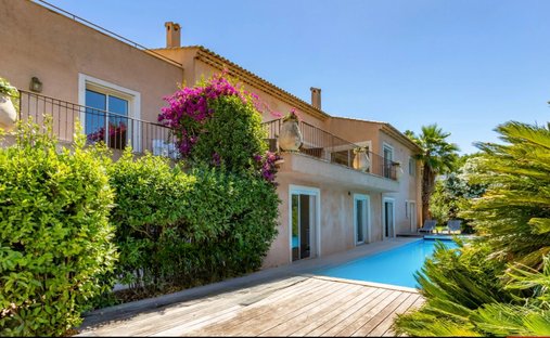 Villa in Fontmerle, Antibes, France 1