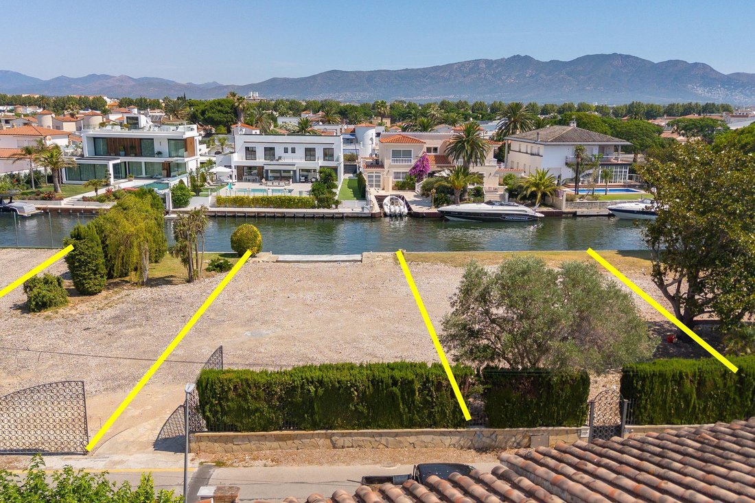 Land in Empuriabrava, Catalonia, Spain 4 - 16988731