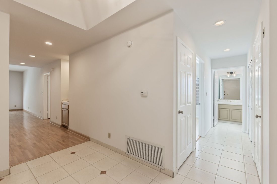 House in Los Angeles, California, United States 5 - 18541616