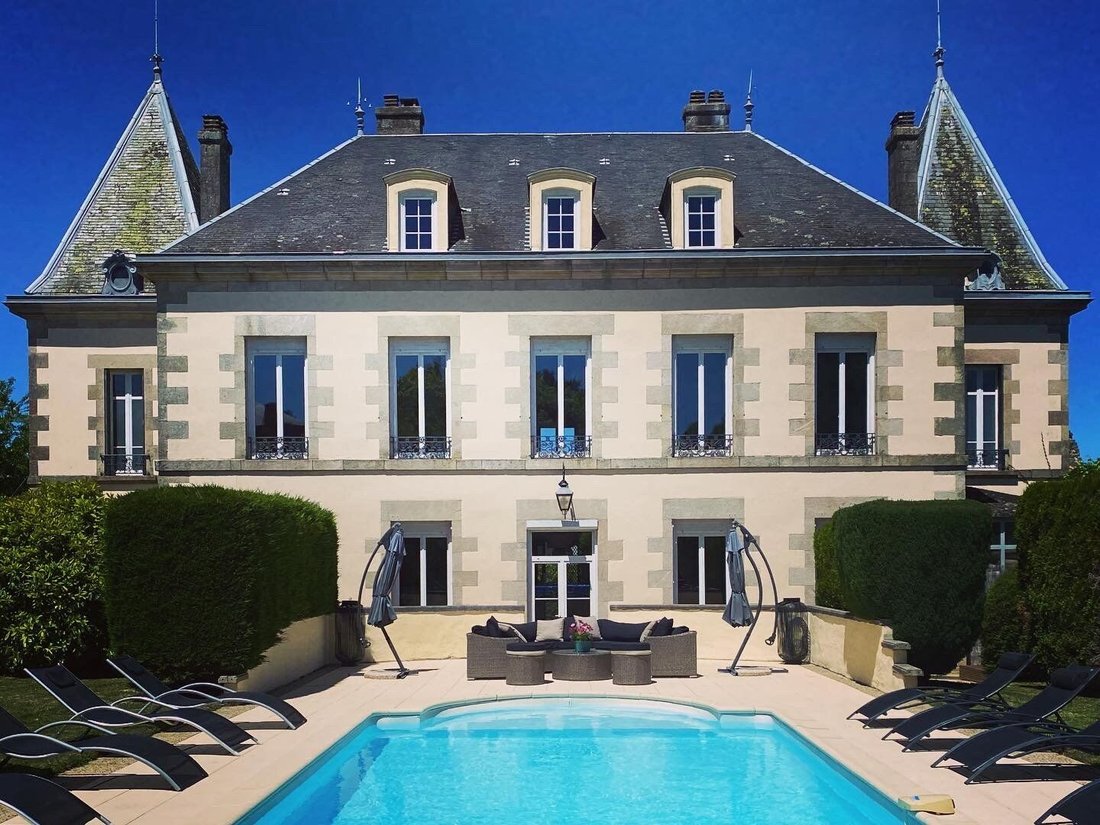 Chateau in Chalus, Nouvelle-Aquitaine, France 1 - 18541449