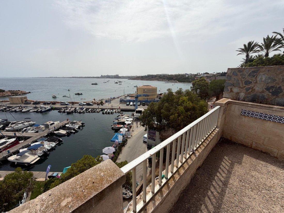 Villa in Cabo Roig, Orihuela, Valencian Community 1 - 18544479
