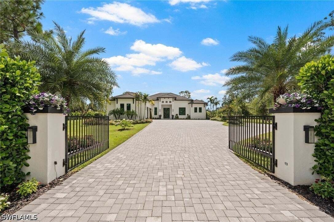 House in Naples, Florida, United States 3 - 18542978