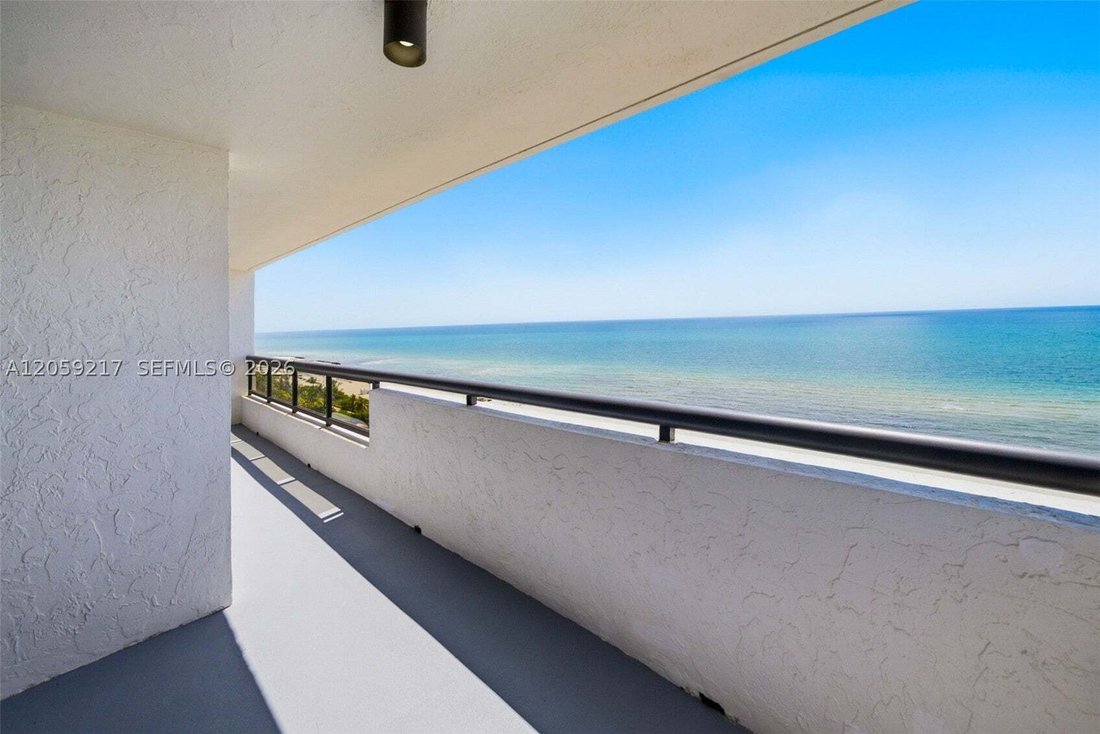 Condo in Miami Beach, Florida, United States 3 - 18540022