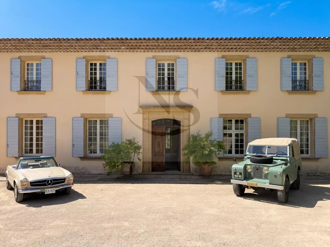 Estate in Saint-Marc-Jaumegarde, Provence-Alpes-Côte d'Azur, France 3 - 18544114