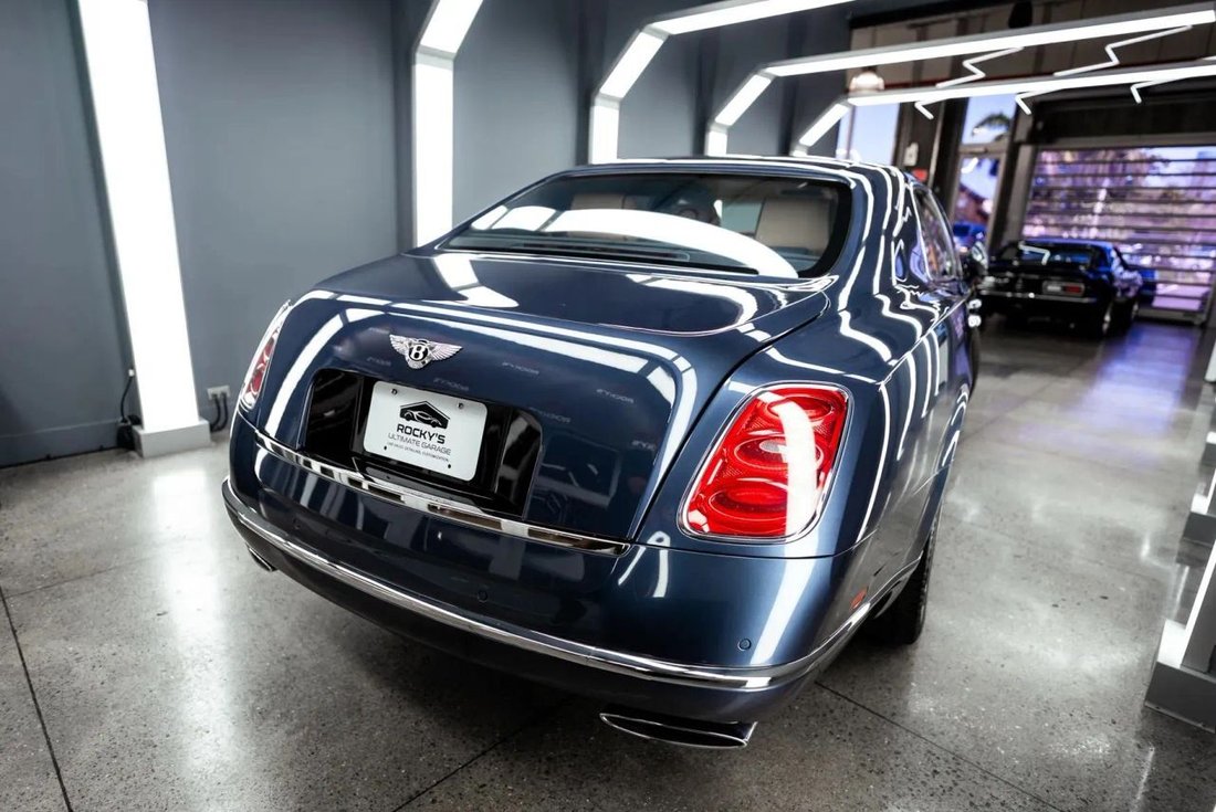 Sedan in West Palm Beach, FL, United States 5 - 15577769
