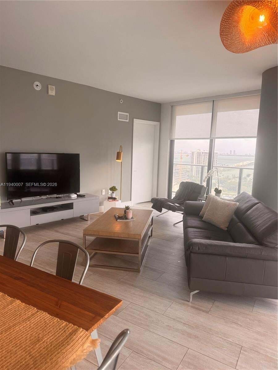 Condo in Miami, Florida, United States 4 - 18542903