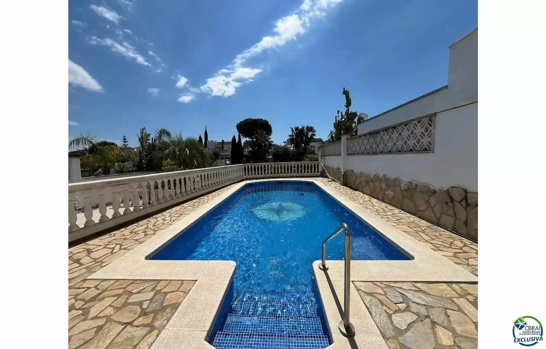 House in Empuriabrava, Catalonia, Spain 2 - 18540101